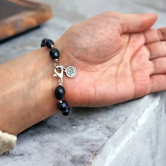 Black Freshwater Pearl, Evil Eye, Harmony charm clasp bracelet - Picture 4 of 4